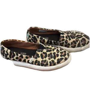 Womens TOMS slip on shoes size 7.5 Cheetah print